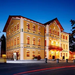 & Restaurant Waldschloss Passau